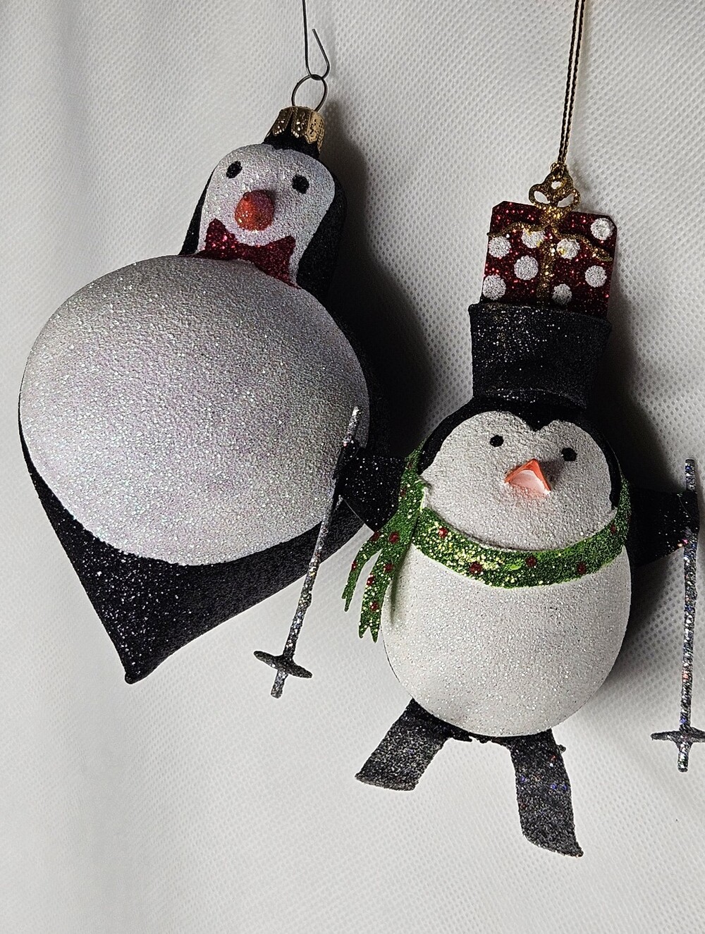 Pier 1 - 2 Penguins Glitter Glass Ornamets Christmas Tree Ornaments
